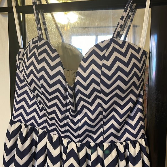 Hello Molly Chevron Print Mini Dress ~ Small - Picture 5 of 5